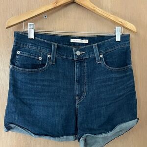 Levi mid length shorts size 30